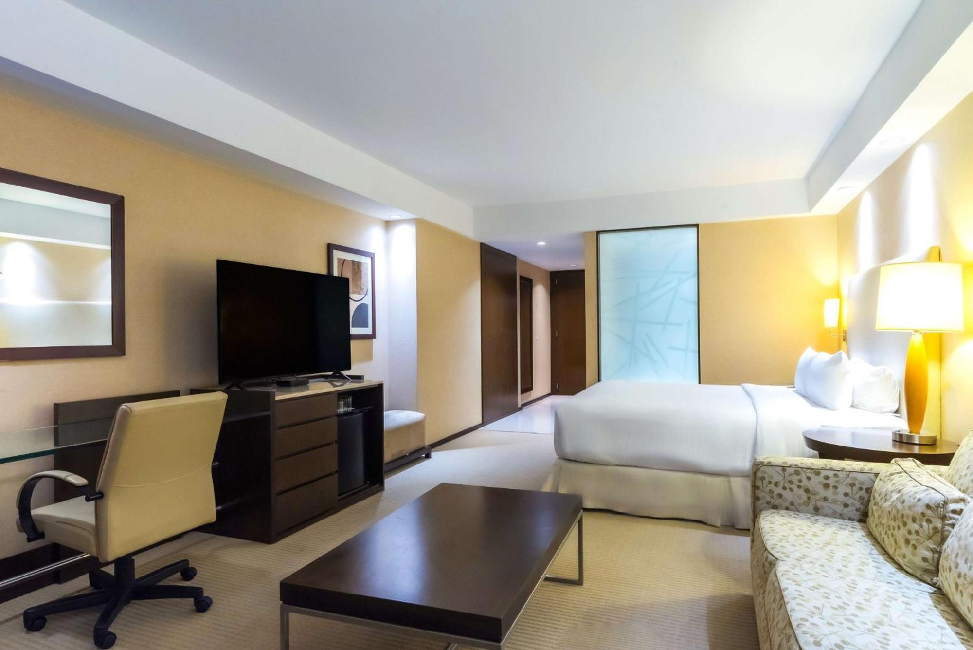Hilton Mendoza